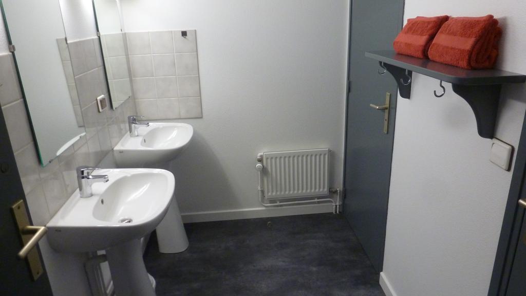 Le Gite Du Velay Bains Экстерьер фото