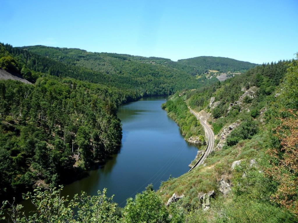 Le Gite Du Velay Bains Экстерьер фото