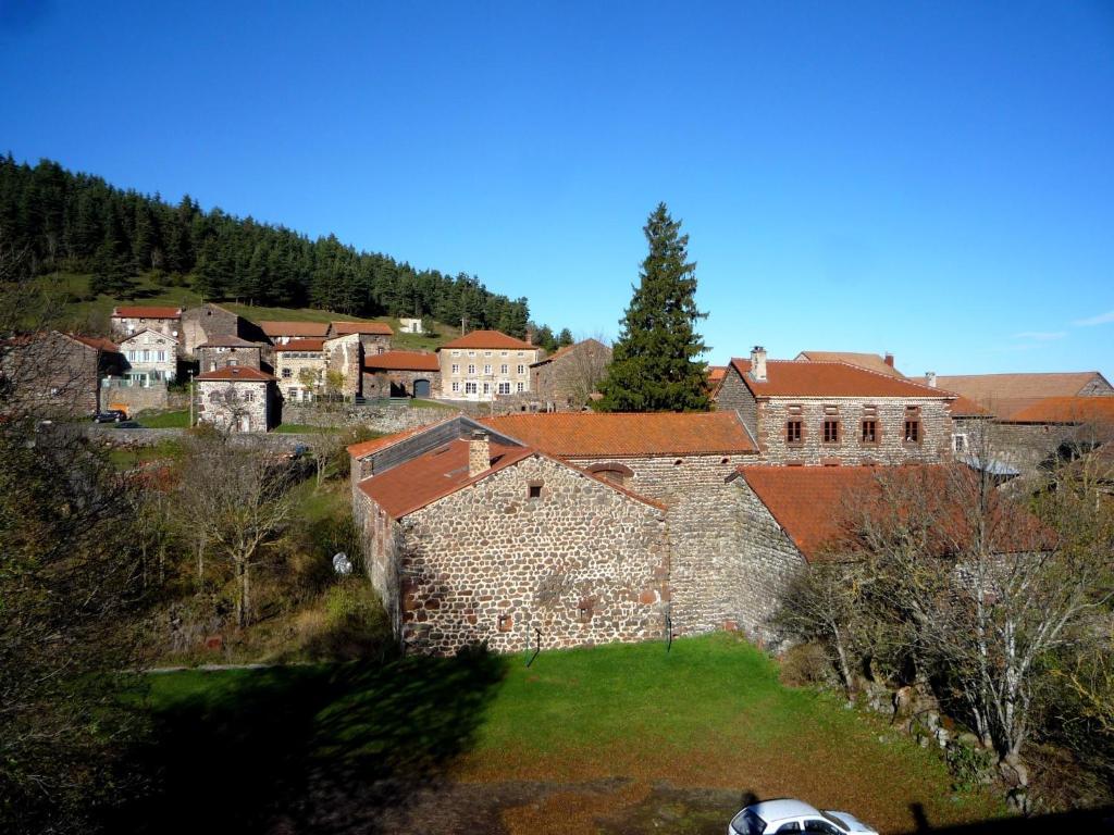 Le Gite Du Velay Bains Экстерьер фото